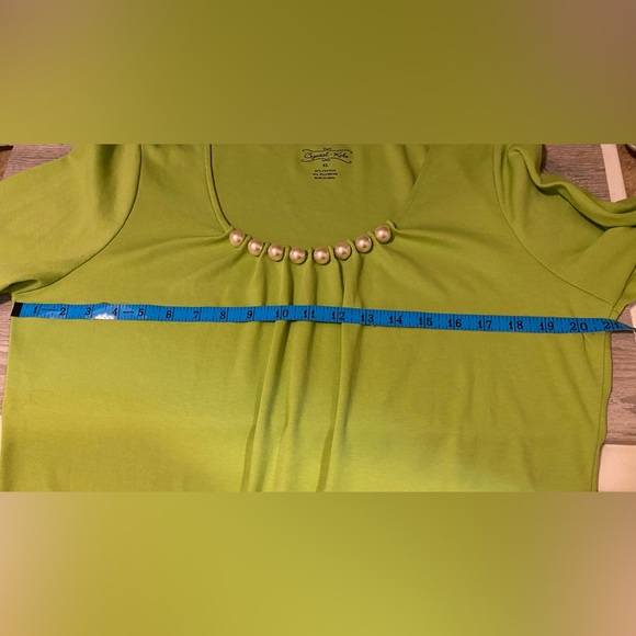 Krystal Kobe designer. Lime green top with attached pearls. SizeXL - Picture 5 of 5